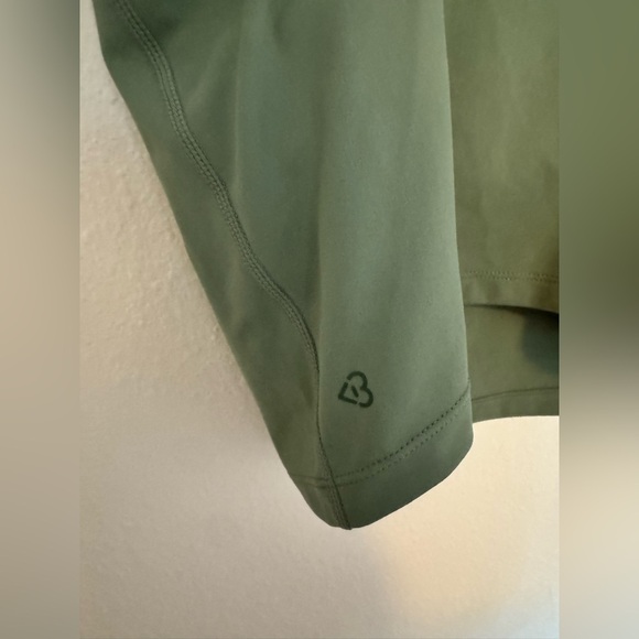 NEW Blogilates Popflex Ruffle Tank Green Size Medium NWOT - Picture 6 of 8